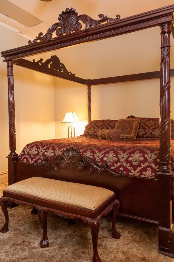 The Historic Wolf Hotel Ellinwood Esterno foto